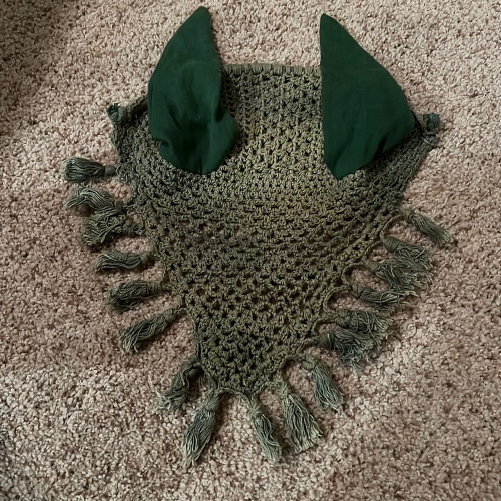 Ear bonnet